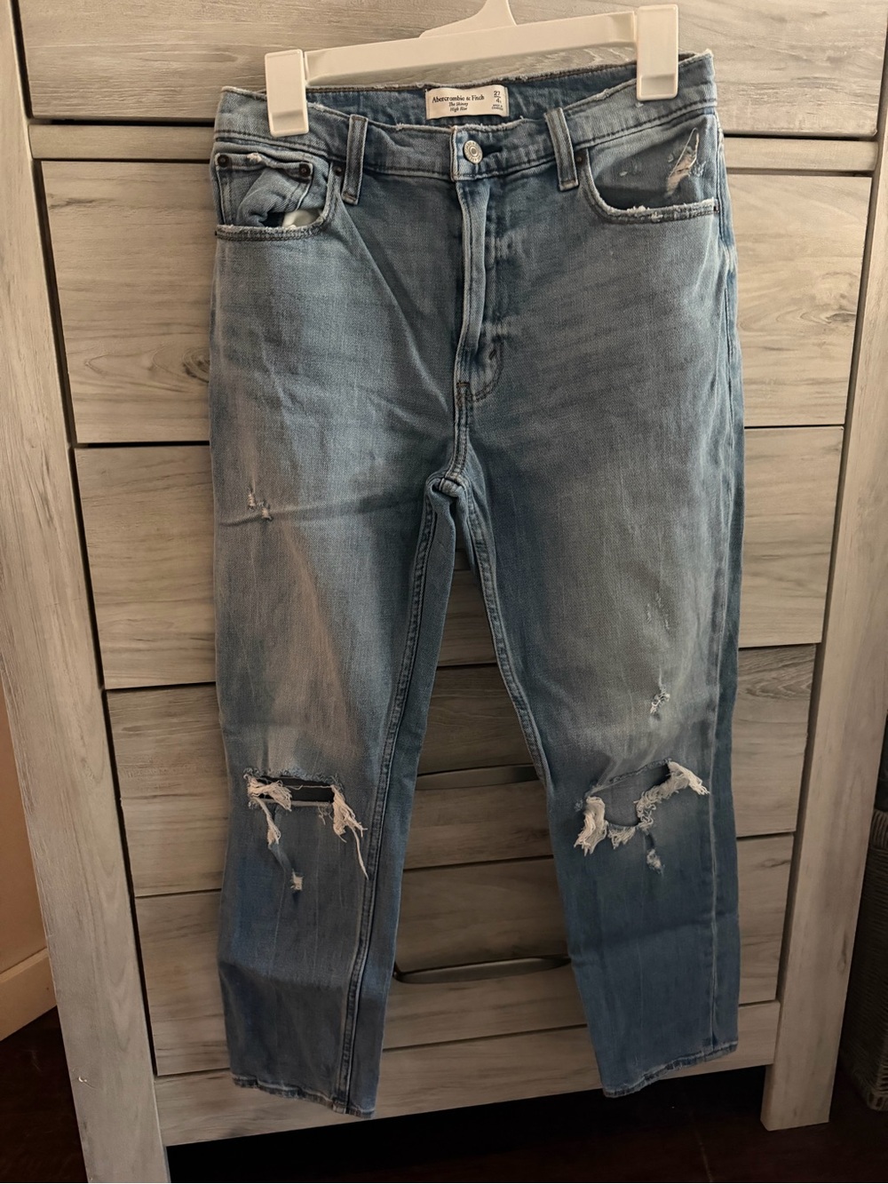 Abercrombie & Fitch Light Blue Distressed Skinny Jeans (Women)